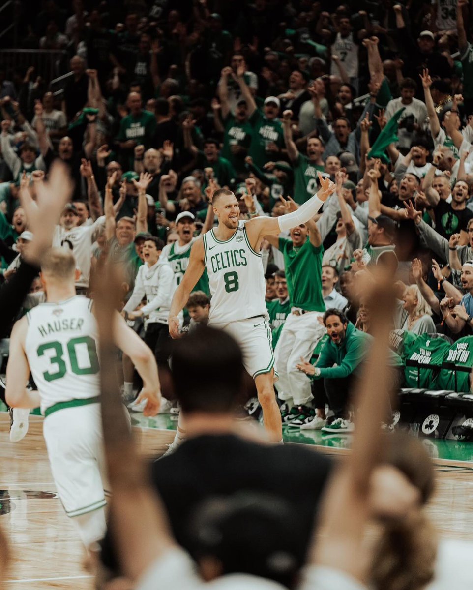 Timi_093's tweet image. I will NEVER forget Kristaps Porzingis in Game 1 of the Finals. My first time in the Garden, and it was just some out-of-the-world stuff. He really is one of a kind 🦄
He's also a Celtics champ forever! Thank you, KP ☘️