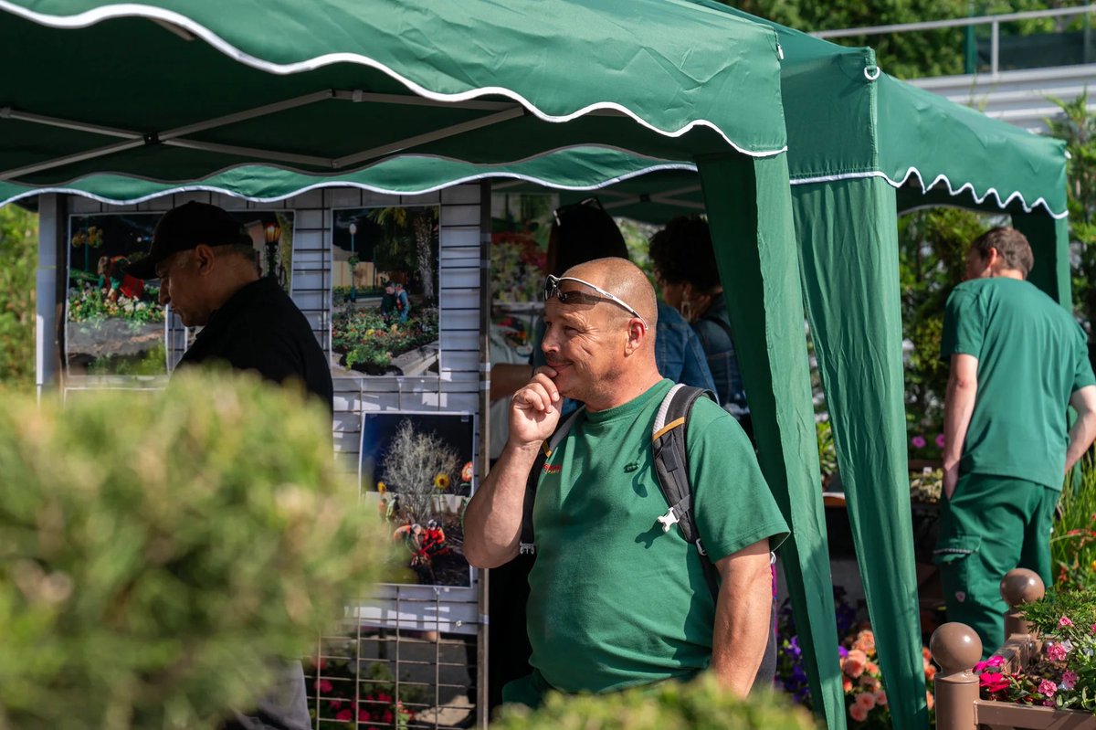 🌿✨ Les 12 &amp; 13 juin, les Cast Members de Disneyland Paris ont découvert les métiers passionnants des équipes Horticulture et Ateliers du Spectacle 

🎨 Objets de scène faits main, peinture au pochoir, sculpture, impression 3D
🎭 Marionnettes géantes, décors faits maison,