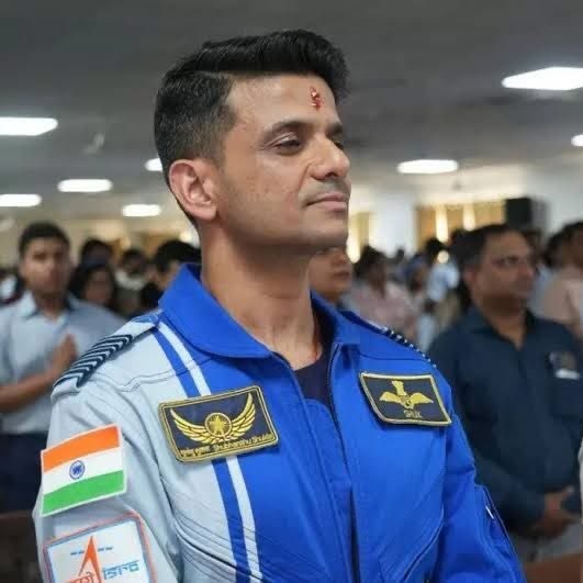 RUSHIKESHTARE2's tweet photo. #NewProfilePic https://t.co/8WtRvvu47S