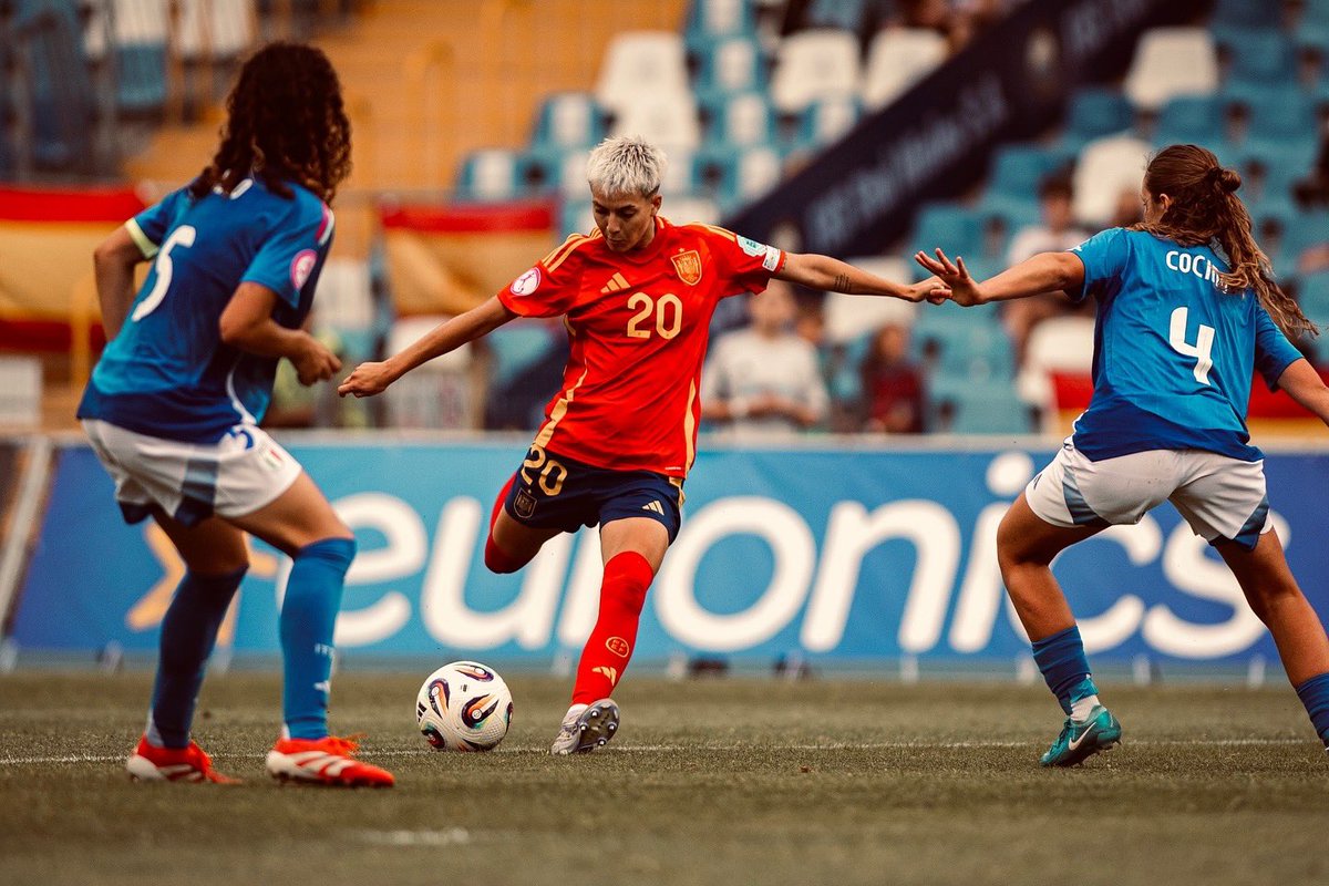 paucomendador's tweet photo. ESTAMOS EN LA FINAL!! #u19weuro https://t.co/6NxH4BdGka