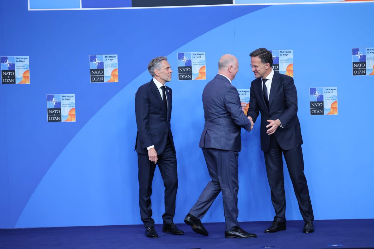 R_JeliazkovPM's tweet image. Leading the Bulgarian delegation at the #NATOSummit, where we stand united with Allies to strengthen our defence, boost industrial output, and send a clear message: @NATO is strong, united, and ready to deter any threat to the Euro-Atlantic security.