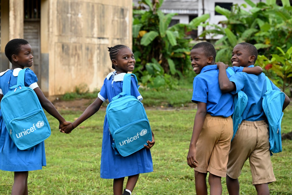 unicefcameroon's tweet photo. #Education is vital in humanitarian response! 🚸 215,000 students are at risk due to aid suspension. We need urgent donor support to restore safe schools! 💪 #HumanitarianAid #SupportEducation @unicef @unicefcameroon https://t.co/WRfWmYL4TX