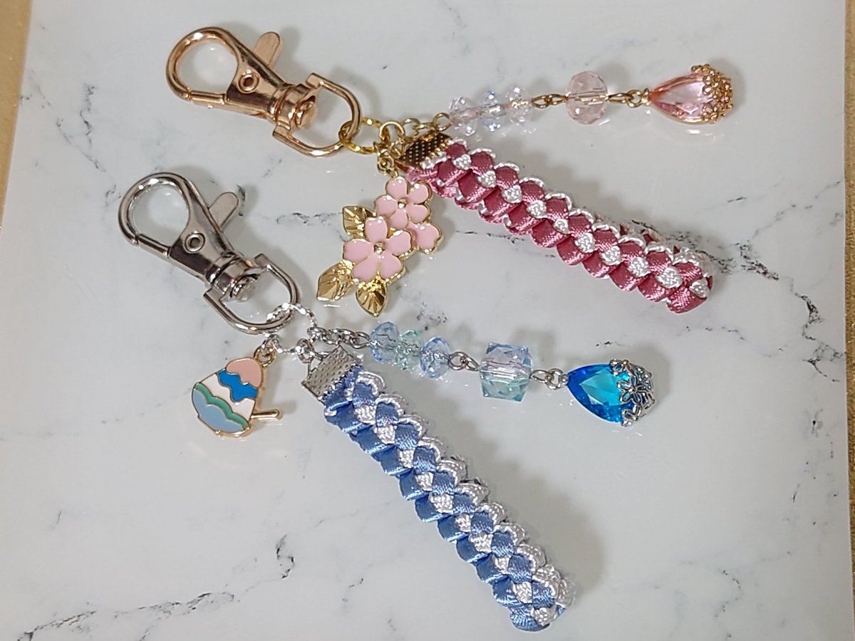 kobalily720's tweet photo. 🎀リボンの色違い✨
涼し気な青ができたよー https://t.co/OfbuqzZ71R