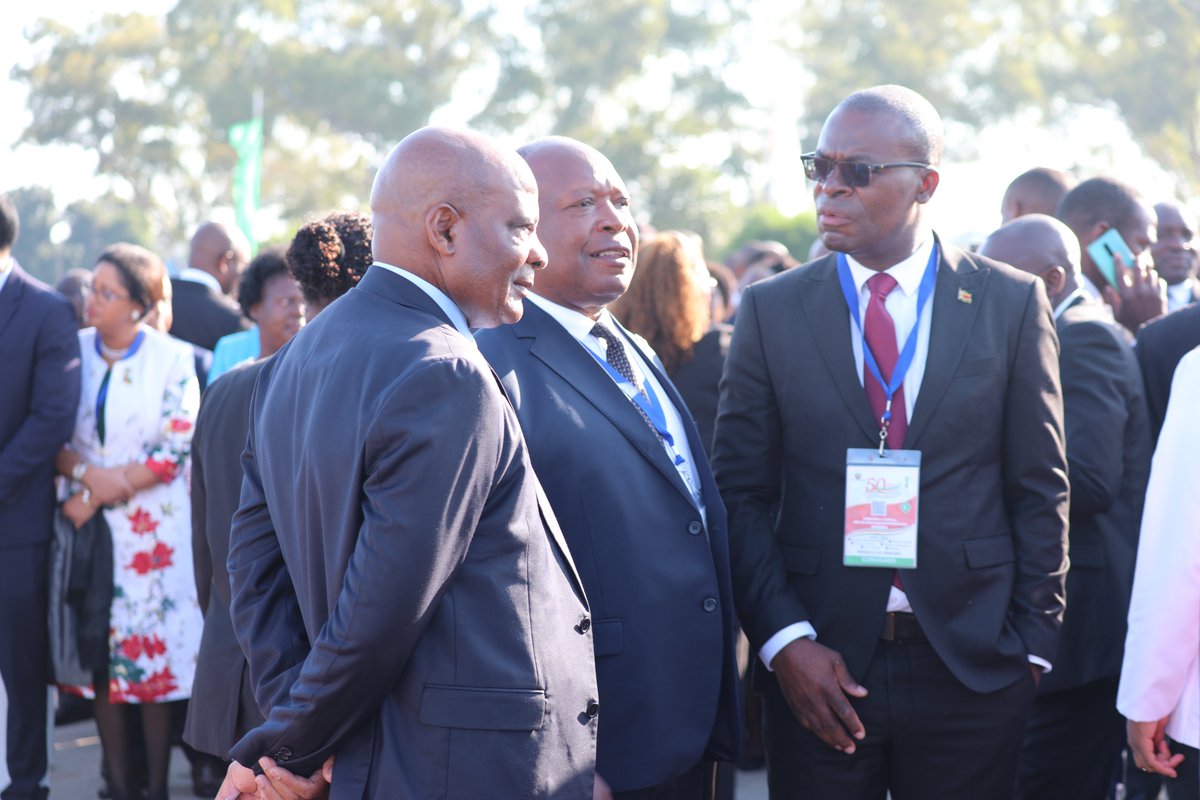 🇿🇼🇿🇼🇲🇿🇲🇿
This morning, in Maputo, Mozambique, H.E. President <a href="/edmnangagwa/">President of Zimbabwe</a> is attending Mozambique's 50th Independence Day celebrations. Before the celebrations, he joined other Heads of State and Government in laying wreaths at the Heroes Acre.
The President is accompanied by