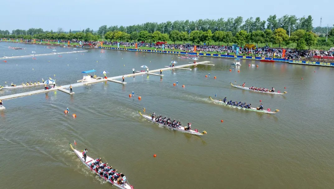 DiscoverFoshan's tweet photo. Don't miss the fiery #DragonBoat finals for the 15th #NationalGames in #Foshan from July 5-7!🥳
📅July 5: 100m straight race (9 am-12:30 pm)
👉July 6: 200m straight race (8:30 am-12 pm)
🌊July 7: 500m straight race (8 am-12:30 pm)
Reserve your spot now!🙌 #FoshanEvents https://t.co/DK936x0QsC