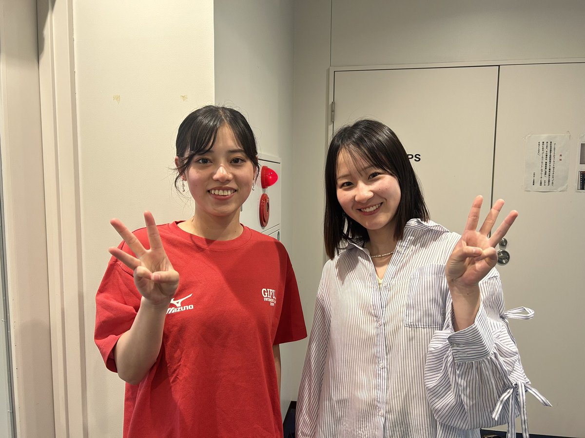 tust_red's tweet photo. 北部まであと3日！

本日は部のお姉様方です👩🏻💞

はるな 後輩ちゃんたちのためにリレーに全てを捧げます ! 楽しもうねももか＾＾♪

ももか どんなレースたちが見られるのか楽しみです♪応援してますっっꉂꉂ📣

ラスト北部、目一杯楽しんでいきましょう🎶 https://t.co/uVsLhuvCOL