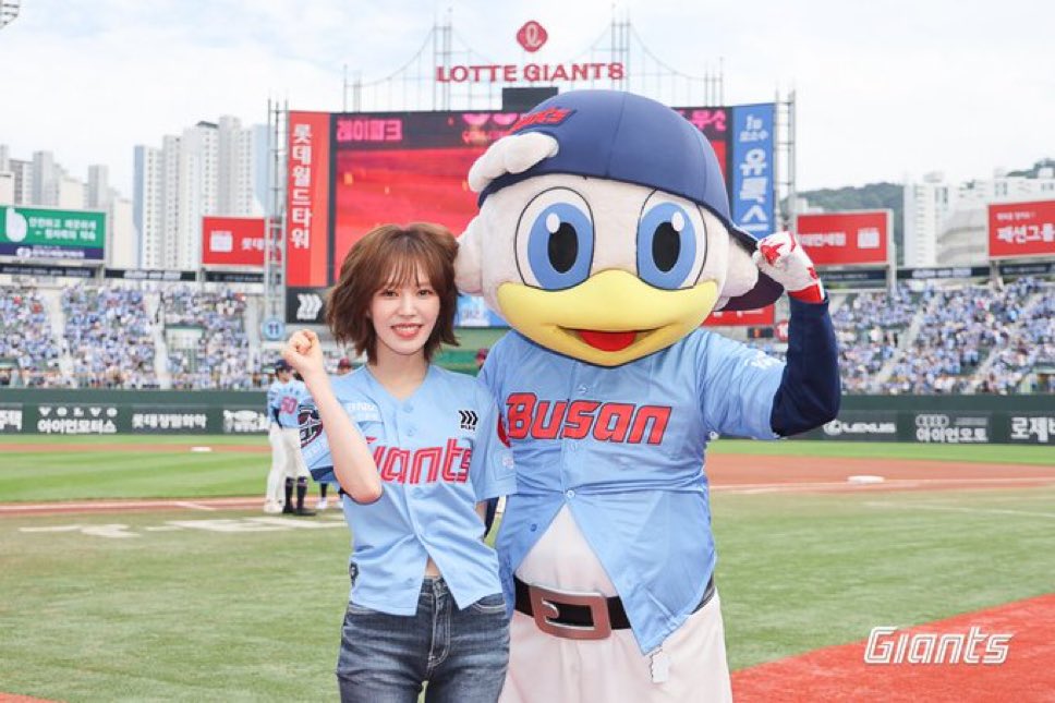 웬디여신님이 유니폼 추구미인데
나는 누루처럼. 됨.