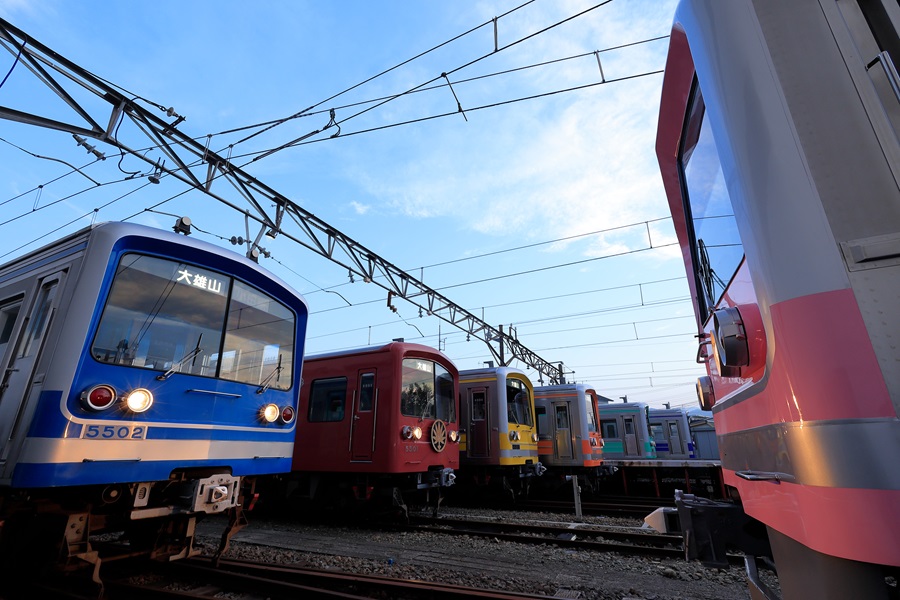 ／
今年で１００周年㊗伊豆箱根鉄道大雄山線
７並び記念乗車券発売のお知らせ🚃✨
＼

発売日：令和7年7月7日（月）
発売駅：大雄山駅窓口（始発より）

詳しくはこちら➡izuhakone.co.jp/izu-group/izu-…