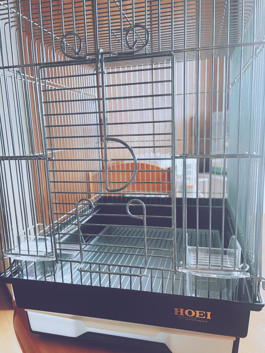 桜文鳥のケージが使い辛かったので新しいケージに新調した。HOEIさんのお掃除しやすくていいね✨