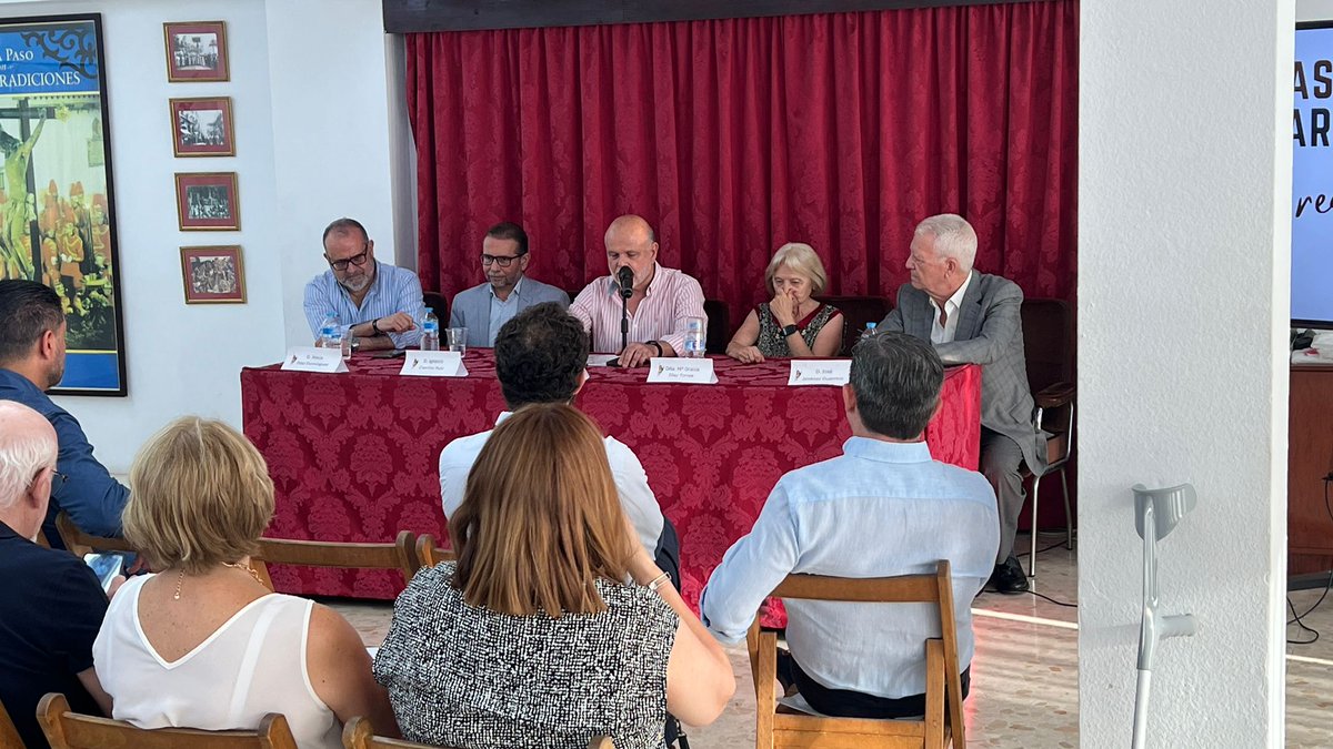 Ayer tarde tuve el honor de participar en la mesa redonda sobre las cofradías de pasión y el barrio de la Trinidad. Quiero agradecer a <a href="/Zamarrilla/">Hdad. de Zamarrilla</a> su cariño y cercanía, gracias hermanos. 
#CofradíasMLG