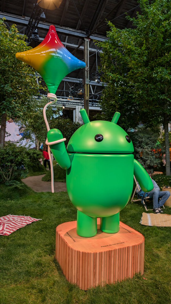nuoframework's tweet photo. Ya estamos en el #GoogleIOConnect en #Berlin. Hay muchas novedades y productos de Google que os enseñaré durante el día, subiremos contenido en la cuenta de @GDGCordobaESP del día de ayer en el #GDGSummit 2025!! https://t.co/ZOIdHk1Mw2