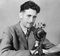 PilloleCult's tweet photo. #cultisti oggi nel 1903 nasceva mister #GeorgeOrwell , uno degli scrittori che più amiamo.
Autore di 1984 (scritto nel 1948, ricordiamolo) e La fattoria degli animali, con i suoi romanzi ha saputo anticipare molti dei (brutti) temi del nostro vivere cosiddetto moderno.
Le sue opere, nate in un’epoca di assoluto totalitarismi, colpiscono ancora per la loro lucidità nel denunciare (invano?) i pericoli della sorveglianza di massa, della propaganda e della manipolazione del linguaggio.
In un mondo dove la verità è spesso distorta da narrazioni interessate e la libertà di parola è sempre sotto atttacco, Orwell stupisce ogni volta che lo rileggiamo per la sua lucida e per nulla consolante intelligenza.
Cosa avete letto di suo?
Ps: i testi di #Animals dei #PinkFloyd (di #RogerWaters
più che altro 🤭) non valgono.
@pillolerock