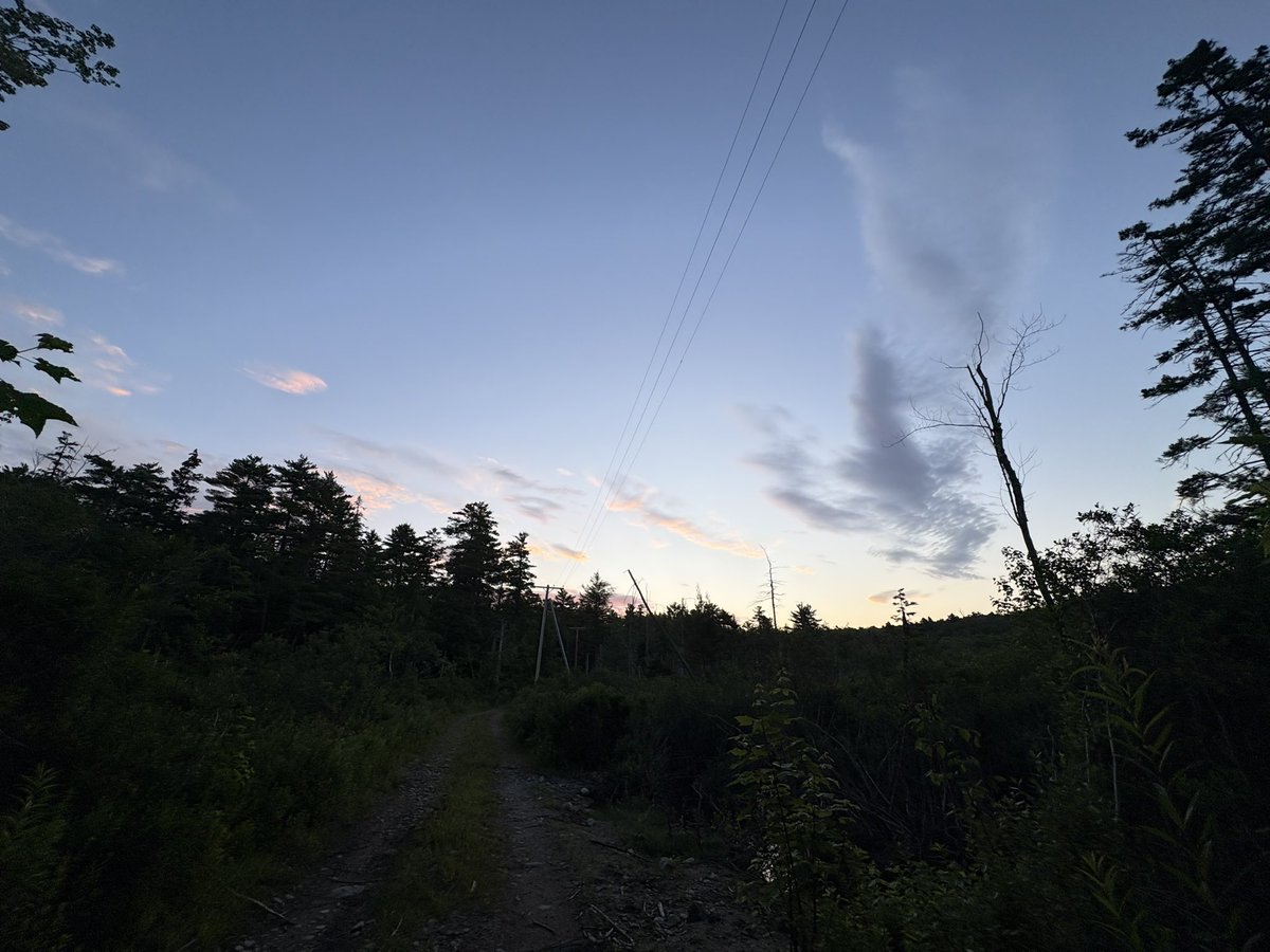 Grand rising X Lovers 🩵
Happy hump day 🤍

Every day, we’re met with tiny crossroads.
A glass of water or another scroll?
A stretch or a sigh? 
A deep breath or a rush? 
It doesn’t seem like much. 
But these small, quiet choices—when made with love—become spells.

Little by