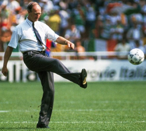 #Italia90
hoje é dia
🇮🇪🇷🇴
🇮🇹🇺🇾

é hoje que a irlanda de jack charlton ganha um jogo?