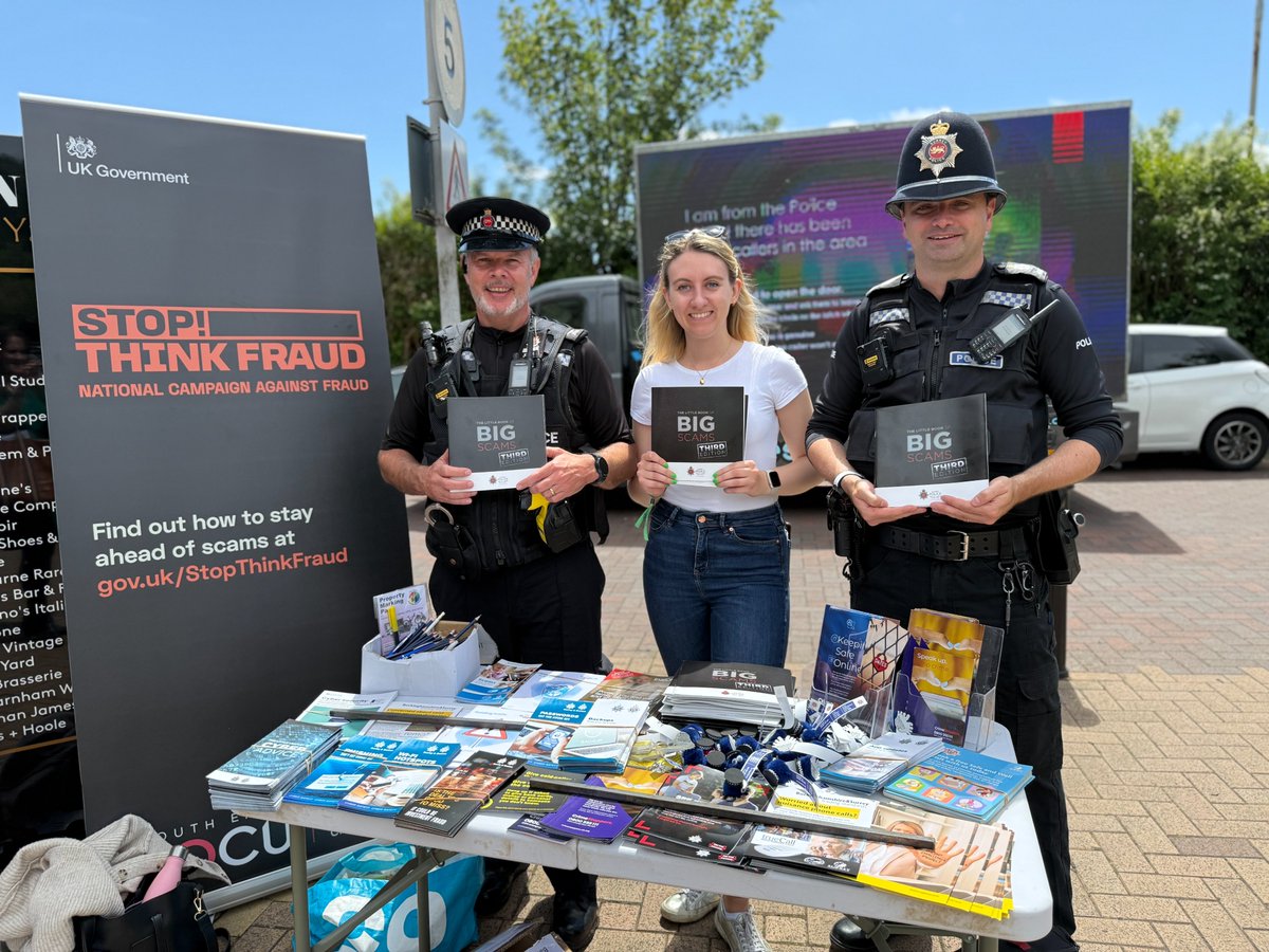 Surrey PCC (@surreypcc) on Twitter photo An event to help residents of #Dorking spot and stop fraud is happening tomorrow, 10am – 2pm, at St Martin’s Walk Car Park.
Deputy Commissioner <a href="/ellie_vt/">Ellie Vesey-Thompson</a> joined a similar event in Farnham yesterday, helping 360 people learn how to spot a scam, seek help and protect themselves 👇 An event to help residents of #Dorking spot and stop fraud is happening tomorrow, 10am – 2pm, at St Martin’s Walk Car Park.
Deputy Commissioner <a href="/ellie_vt/">Ellie Vesey-Thompson</a> joined a similar event in Farnham yesterday, helping 360 people learn how to spot a scam, seek help and protect themselves 👇