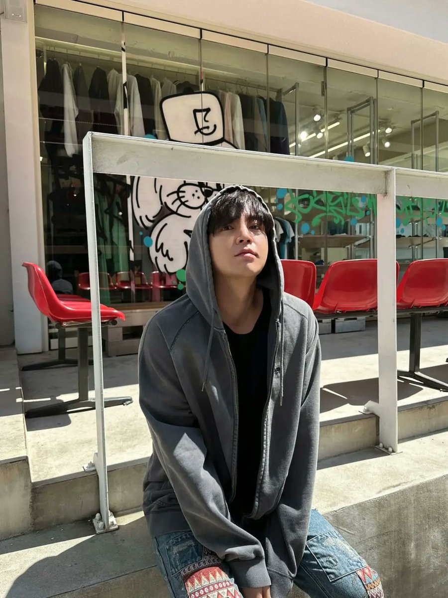 チャン・グンソク、座ってるだけでグラビア…さわやかな日常 #チャン