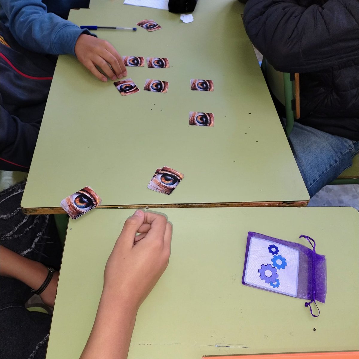 Irene VD (@irenevd1) on Twitter photo Last May, I joined the @nocheresearchers #ResearchersGoToSchool initiative to share my @ARISTOS_postdoc research through a talk and games with 3º ESO students (~9th grade) at <a href="/iessantateresa/">ies.santateresa</a> in Madrid. Such a fun & rewarding way to bring science to the classroom!🧑🔬📚 #scicomm Last May, I joined the @nocheresearchers #ResearchersGoToSchool initiative to share my @ARISTOS_postdoc research through a talk and games with 3º ESO students (~9th grade) at <a href="/iessantateresa/">ies.santateresa</a> in Madrid. Such a fun & rewarding way to bring science to the classroom!🧑🔬📚 #scicomm