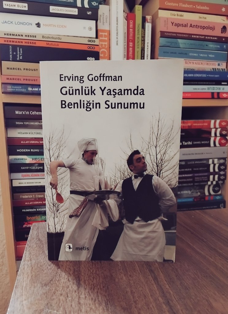 "Shakespeare'in dediği gibi, bütün dünya dramatik bir tiyatro sahnesi midir, gerçekten de?"