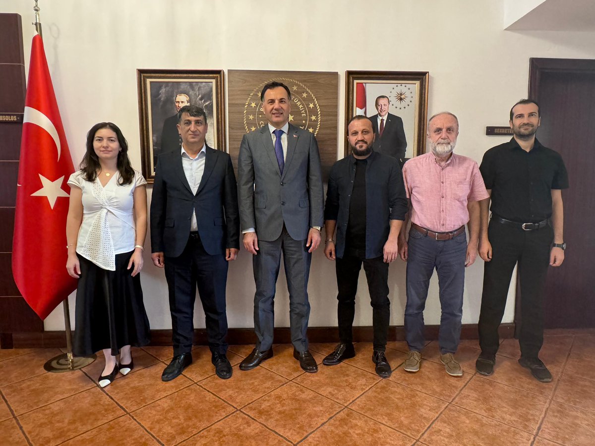 Türkiye in Jeddah (@tc_ciddebk) on Twitter photo Görev sürelerini tamamlayan <a href="/ciddeturkokulu/">Cidde Uluslararası Türk Okulu</a> Müdürü Cemal Avcı ve Müdür Yardımcısı Mücahit Yavuz, Başkonsolosluğumuza veda ziyaretinde bulundular.
Özverili hizmetleri için kendilerine teşekkür ediyor, yeni görevlerinde başarılarının devamını diliyoruz. Görev sürelerini tamamlayan <a href="/ciddeturkokulu/">Cidde Uluslararası Türk Okulu</a> Müdürü Cemal Avcı ve Müdür Yardımcısı Mücahit Yavuz, Başkonsolosluğumuza veda ziyaretinde bulundular.
Özverili hizmetleri için kendilerine teşekkür ediyor, yeni görevlerinde başarılarının devamını diliyoruz.