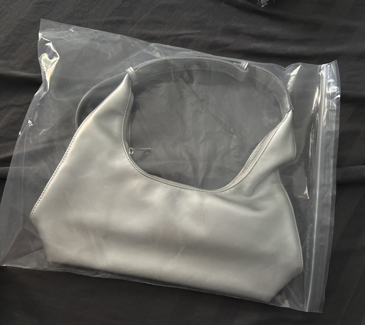 qtievcoco's tweet photo. กปknackbag ขอ690 สภาพดือมาก ใช้ไป1ครั้ง ดูรูปพตได้ค่า

#ส่งต่อเสื้อผ้า #ส่งต่อเสื้อผ้ามือสอง #เสื้อผ้ามือสอง #ส่งต่อcintage #ส่งต่อเสื้อผ้ามือ2  #โล๊ะตู้ #ส่งต่อstylist https://t.co/KrXA8Oe8Lm