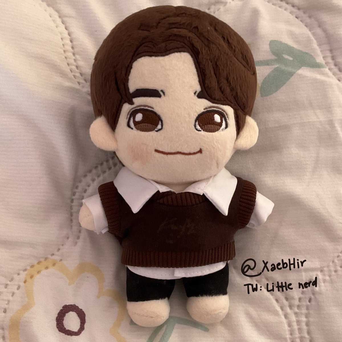 XaebHir's tweet photo. 🍅WTS🍅 ตุ๊กตาบุ๊ค + ลายเซ็นสด 800 บาทรวมส่งค่า ไม่มีกล่องนะคะ #ตลาดนัดฟอสบุ๊ค #ตลาดนัดgmmtv #ฟอสบุ๊ค #forcebook https://t.co/HjSDYPaXuq