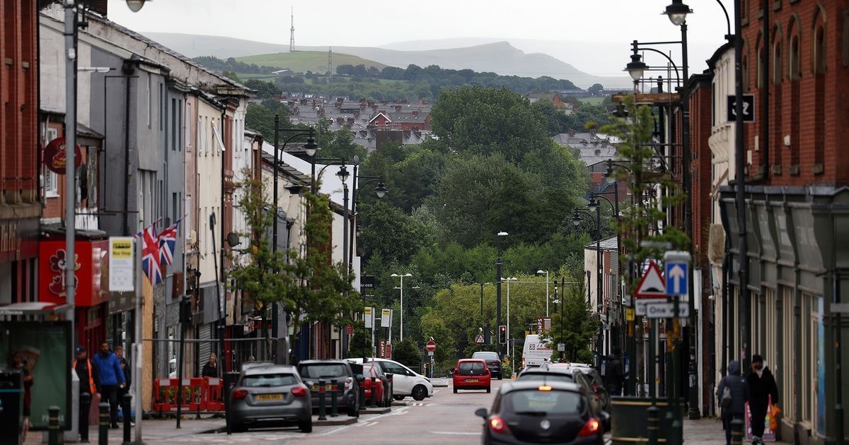 Oldham has been named one of the north west's top ten fastest moving markets by Zoopla

manchestereveningnews.co.uk/news/property/…
