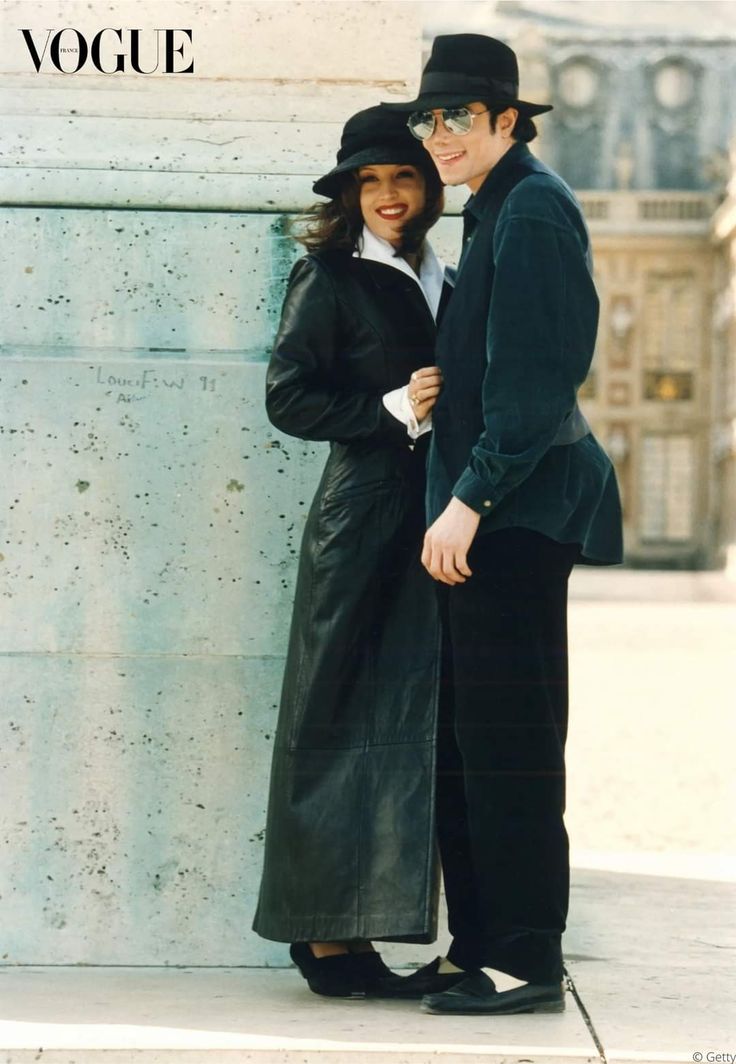 💬| “I am so very sad and confused with every emotion possible. I am heartbroken for his children who I know were everything to him and for his family. This is such a massive loss on so many levels, words fail me.” - Lisa Marie Presley in June 25, 2009

16 years without MJ 🖤