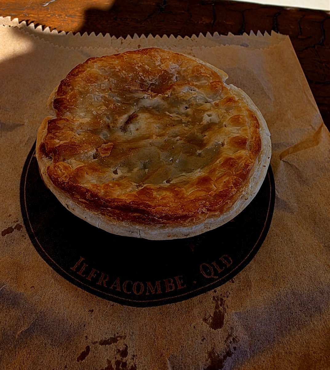 I have enjoyed meat pies across Australia. Ilfracombe is right up there for the gold medal🏅