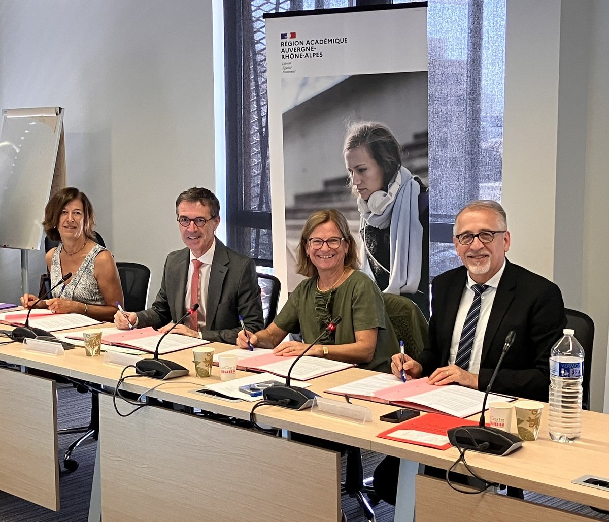 Région académique AURA tweet media