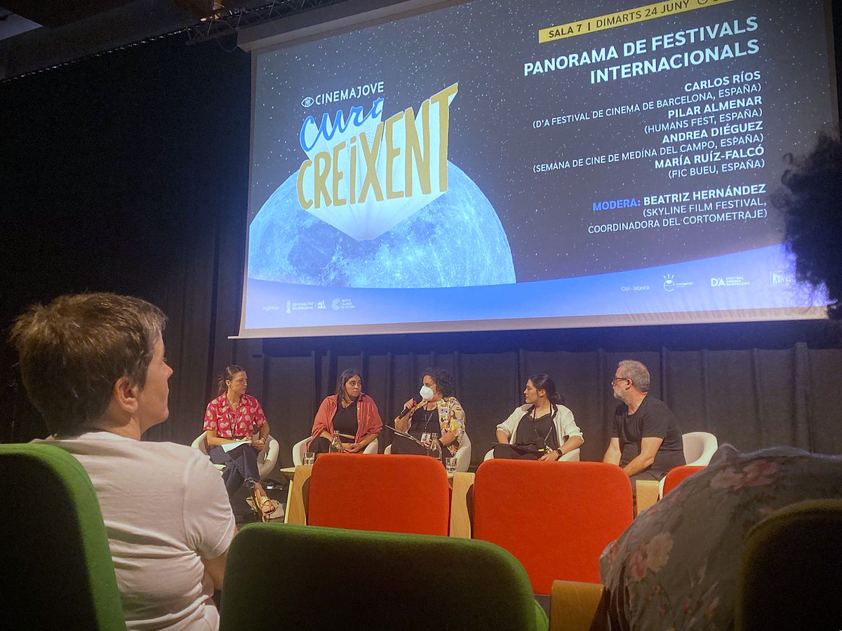 Hem estat en <a href="/CurtCreixent/">CurtCreixent</a> <a href="/cinemajove/">Cinema Jove</a> i ha sigut un plaer!!! 🎬❤️
En concret, la nostra companya <a href="/Pilar_Almenar/">Pilar Almenar</a>, directora de #HumansFest2025, ha participat en la taula rodona "Panorama de Festivals Internacionals".
Gràcies per oferir-nos aquest espai de reflexió i intercanvi!!!
