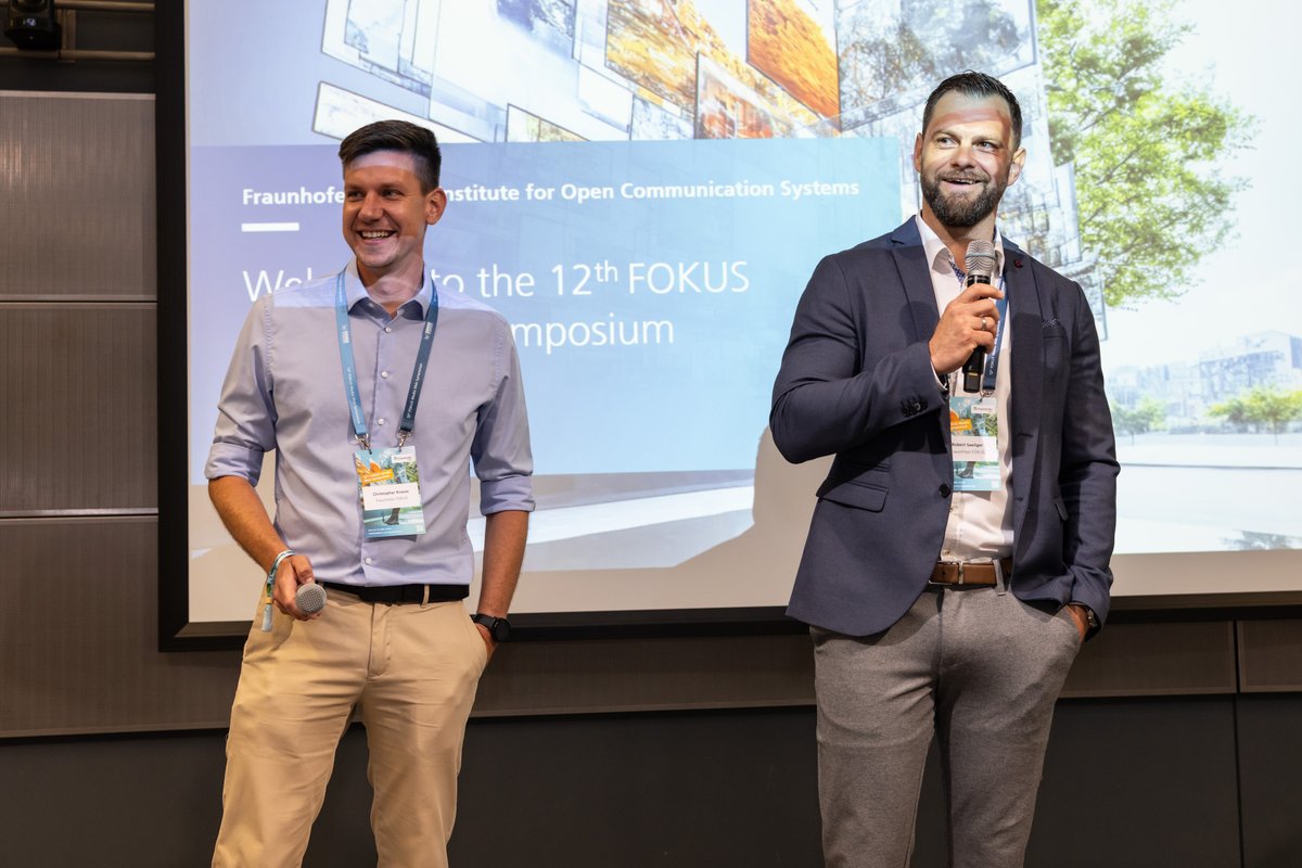 fraunhoferfokus's tweet photo. Day 2 of the 𝟭𝟮𝘁𝗵 𝗙𝗢𝗞𝗨𝗦 𝗠𝗲𝗱𝗶𝗮 𝗪𝗲𝗯 𝗦𝘆𝗺𝗽𝗼𝘀𝗶𝘂𝗺 is on fire!

Chaired by  Christopher Krauß &amp; Robert Seeliger, with a strong keynote by Björn Rosenthal (Ringier Sports Media Group).

Live demos, global guests &amp; future #MediaTech in action! 

#FOKUSMWS #5G #AI https://t.co/GCyxSPA5De