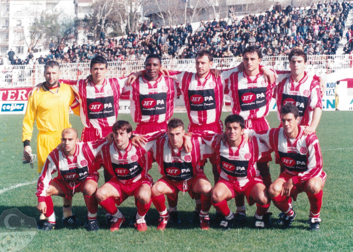 Adminin arşivinde bugün 98-99 Antalyaspor kadrosu var. 😎

Bu kadrodan kimleri tanıyorsun veya kimleri hatırlıyorsun? 🧐
