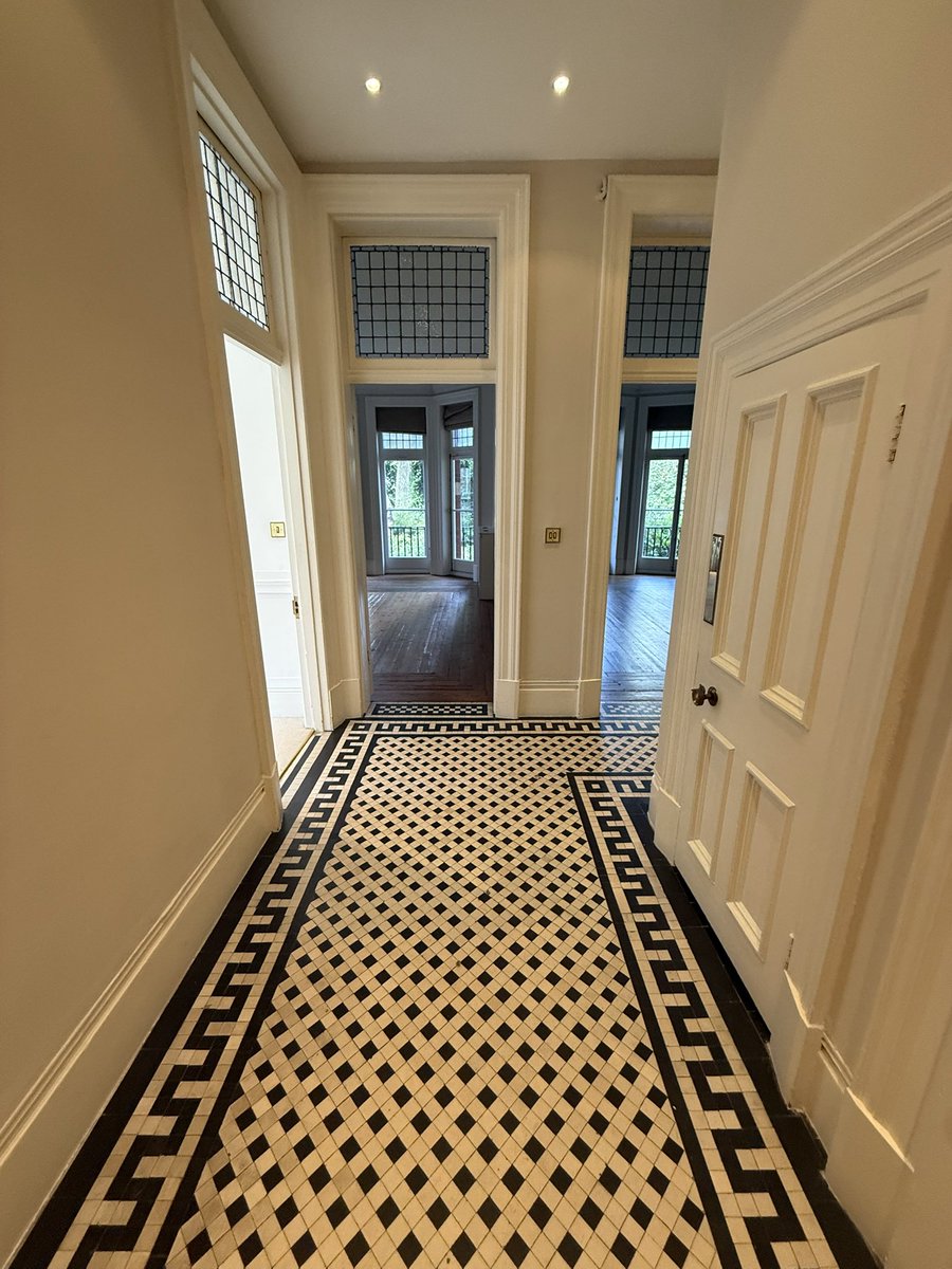 Relocate2London's tweet image. 🚗 Our driver parks. You view.
With a relocation specialist by your side 🏡

✅ All agents, one day
✅ MLS-style access
✅ Fast, friendly, focused
✅ 100% Guaranteed 💯

We get it done.
londonrelocation.com

#LondonRelocation #FlatSearchLondon #MoveToLondon #MLSForLondon