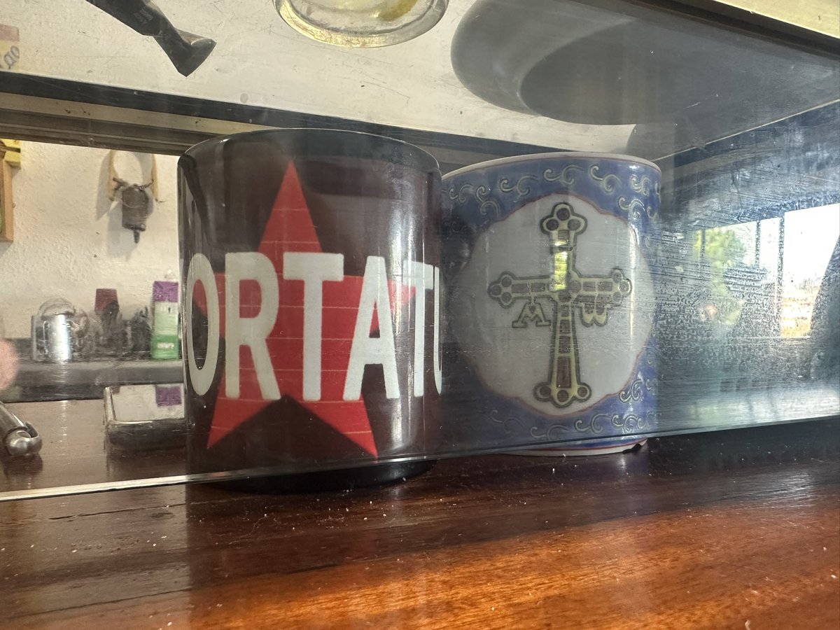 Hoy en san Vicente de la barquera (Cantabria) he conocido un nuevo movimiento “el AsturTxale” 😂😂😂