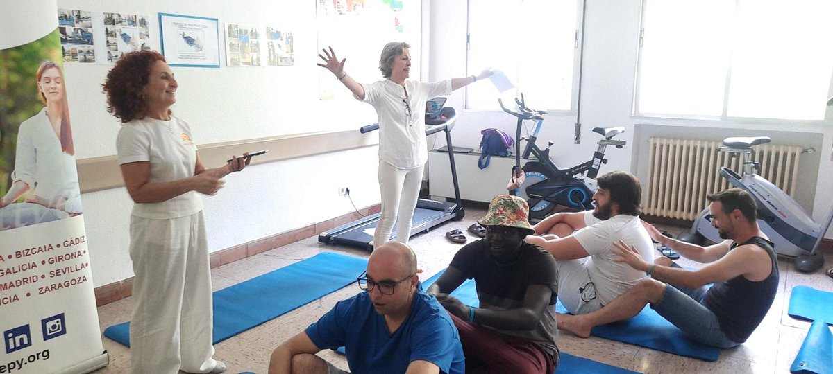 HUReinaSofia's tweet photo. @AEPY_social ¡Muchas gracias a la asociación por esta actividad que combina yoga y salud mental! 🤗
#hospitalcórdoba #soyreinasofía #yoga #saludmental #AEPY https://t.co/rTm5MyDRaf
