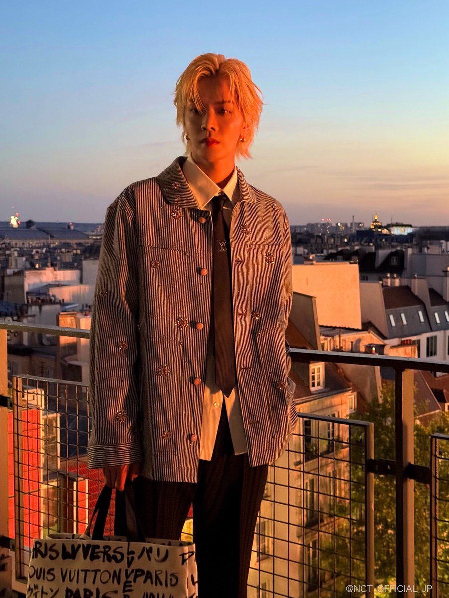 NCT_OFFICIAL_JP's tweet photo. YUTA in Paris 🇫🇷🥖🍒

📹メッセージ&amp;撮影中スナップ📸

#YUTA #유타 #ユウタ
#LouisVuitton #LVFashion #LVMenSS26 #LVFineJewelry @LouisVuitton
#YUTAxLouisVuitton #LouisVuittonxYUTA
#NCT #NCT127 https://t.co/lebPJVa3Kn
