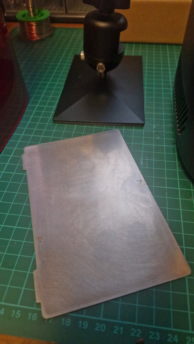 Me #vendo la Elegoo Mars 3. Aún con plástico de la pantalla, casi nueva. 
Incluyo dos platos/soportes de impresión y ambos con base imantada 3M, además de FEP nuevos.

Si alguien quiere una impresora de resina 4k, que me diga, preferiblemente recogida en mano en #Valencia