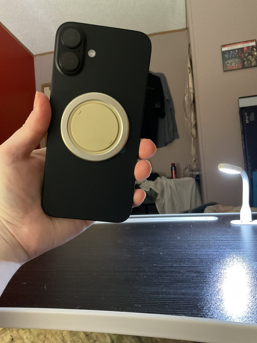 Truly the grip that doesn’t suck I love it and only had it a few hours it’s better then a pop socket 💕😍 <a href="/ohsnapgrip/">ohsnap</a>