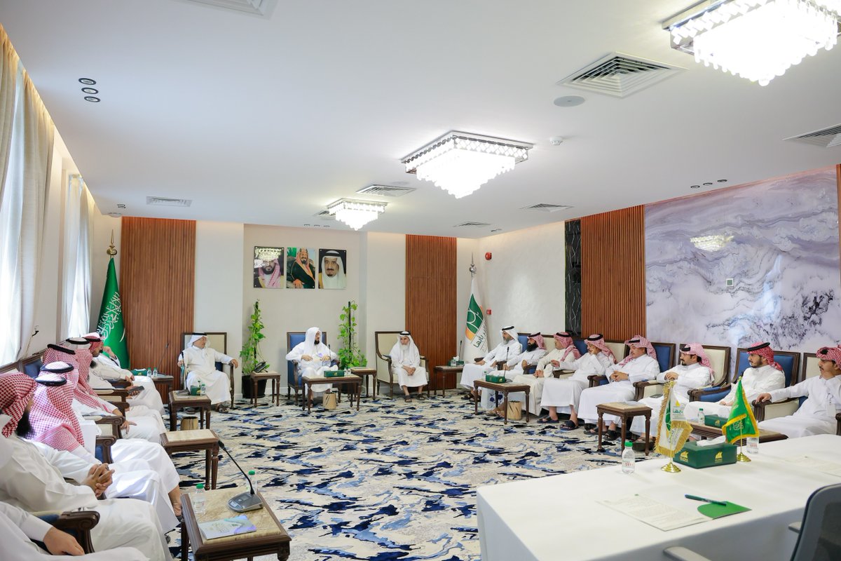 "جمعية البر بأبها" توقّع 12 شراكة تعاونية مع جمعيات أهلية بعسير

وقّعت #جمعية_البر_بأبها يوم الإثنين 27 ذو الحجة 1446هـ اتفاقيات تعاون مع 12 جمعية أهلية في منطقة عسير بهدف توحيد الجهود وتعزيز العمل الاجتماعي والتنموي بما يخدم الفرد والمجتمع.
وشملت جمعية البر الخيرية بطبب ربيعة