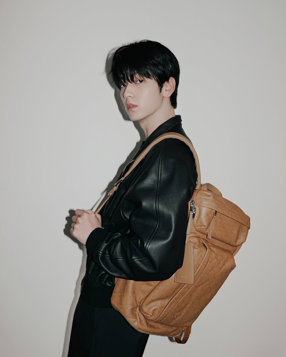 bunnychive's tweet photo. 250625 TXT 인스타그램 #수빈 #SOOBIN 

# DiorSummer26 https://t.co/fnuigvdr3L