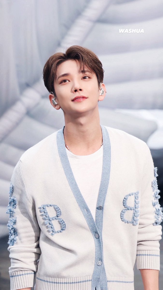 washua1230's tweet photo. ์ ๋ง ํ๋ณตํด ๋ณด์ธ๋ค ๐๐ค
240428 Follow Again Seoul
#Joshua #์กฐ์์ #ํ์ง์ #svt #followagain https://t.co/8btBfOPTPs