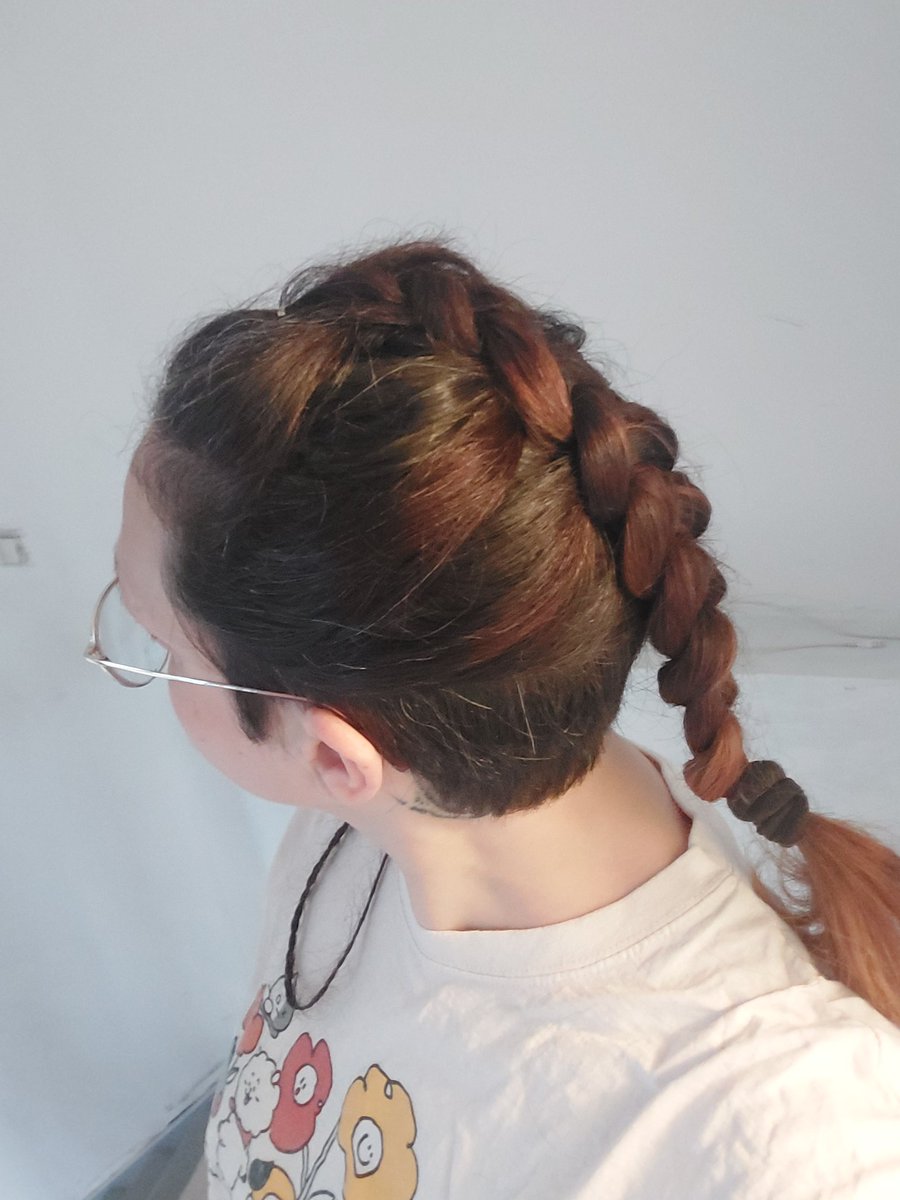 Aima_Bloodcap's tweet image. Not at all inspired by #KPOPDEMONHUNTERS for the Hairstyle of the Day. :p