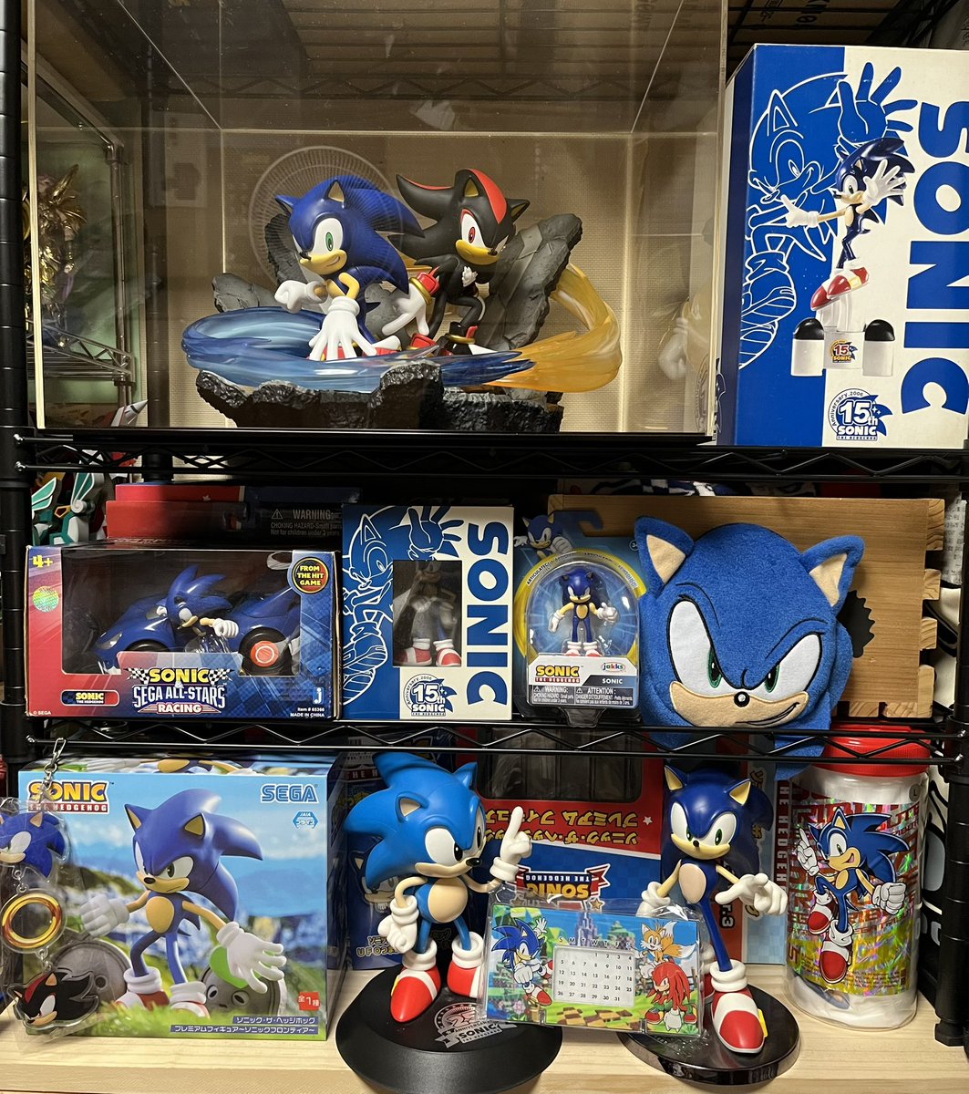 Shoppaaaa's tweet image. ソニアドでどっぷりハマり、
ソニックが好きすぎて、絵を描いたりフィギュア作ったりイベント行ったり部屋の一面が青色になったり…
ソニックのおかげで青色が好きになりました
まだまだこれからもずっとソニかつしたいと思います
#ソニかつ
#ソニかつありがとう
