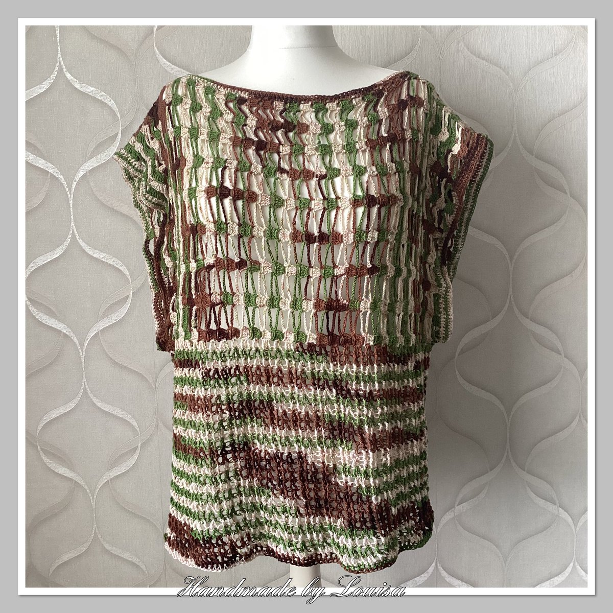 by_louisa's tweet photo. So you might be thinking… 🤔 I’ve seen that before! Well you did, but! I’ve lengthened it by several inches ( played yarn chicken at the end 🤭) It’s lovely soft and lightweight when on, made using a sock yarn 🧶 #newtop #fashion #crochet https://t.co/BM9w1AgREj