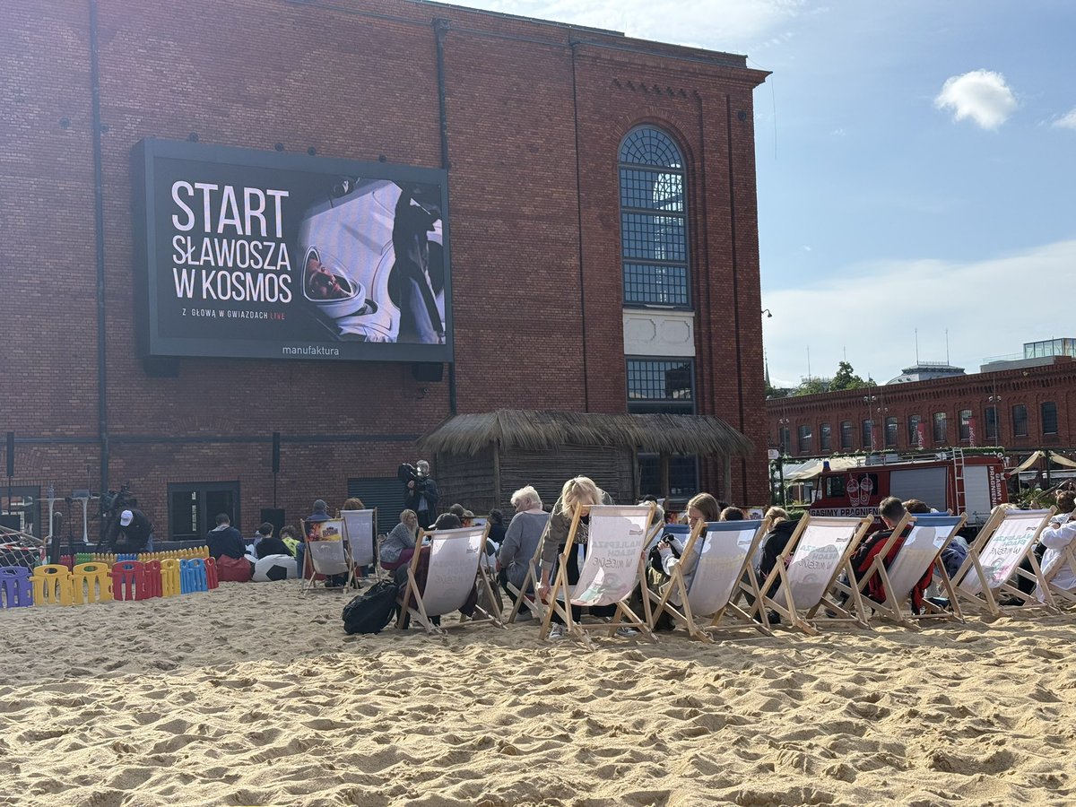 Mateusz Szkudlarek (@m_szkudlarek) on Twitter photo W #Lodz, rodzinnnym mieście Sławosza Wiśniewskiego Uznańskiego transmisja ze startu misji będzie oglądana na telebimie w <a href="/manufakturalodz/">MANUFAKTURA</a> <a href="/RadioZET_NEWS/">Radio ZET NEWS</a> W #Lodz, rodzinnnym mieście Sławosza Wiśniewskiego Uznańskiego transmisja ze startu misji będzie oglądana na telebimie w <a href="/manufakturalodz/">MANUFAKTURA</a> <a href="/RadioZET_NEWS/">Radio ZET NEWS</a>