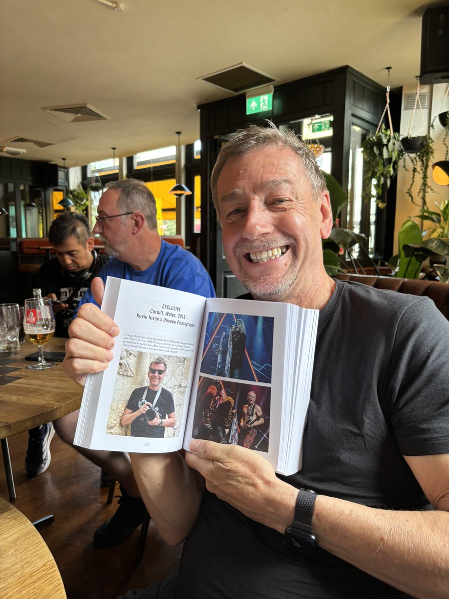 Honoured to have spent a few hours with <a href="/DefLeppard/">Def Leppard</a> photographer extraordinaire, Kevin Nixon in Camden, London! ☺️ Kevin’s stunning unseen photographs from the Cardiff, Nottingham, Liverpool 2018 UK Tour feature in my forthcoming ‘Church of Leppard’ charity book! ☺️ #defleppard
