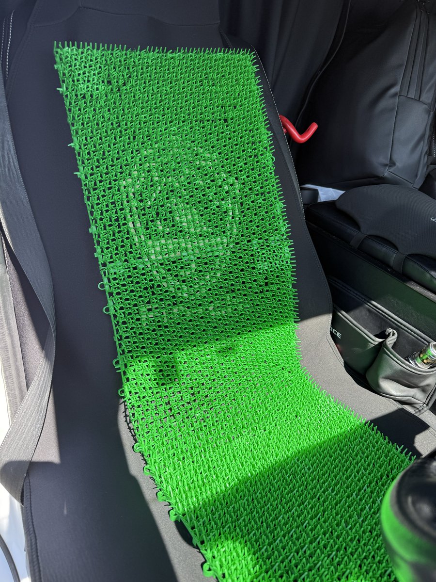 chunsendanna's tweet image. 背中とケツというか、なんならキンタマの裏にまでエアコンの風回ってくんの信じられない位に快適で人生損してた感すごい