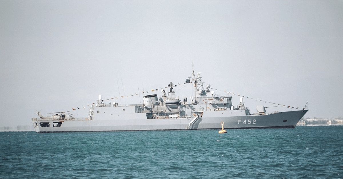 MarineInsight's tweet image. Greek Navy Deploys Warships To Thwart Surge Of Migrant Vessels Off Libya 

Read the news here 👉marineinsight.com/shipping-news/… 

#Greece #Navy #Warship #Ship #Migrant #Boat #Libya #Patrol #Migration #Shipping #Maritime #MarineInsight #Merchantnavy #Merchantmarine #MerchantnavyShips