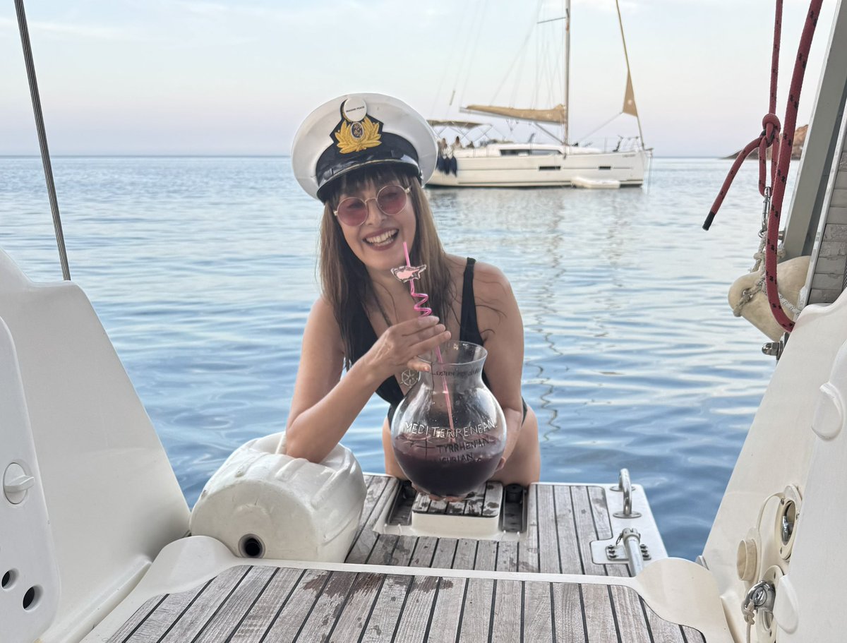 Cyprean sea or Cyprian sea? With an e or an i? Over a Sangria could things become more maniable? Cyprus Ministry of foreign affairs, what do you think? 🌊🍷⛵️
To view video-diary: youtu.be/U2Va-teigm8?si…

#cyprusministryofforeignaffairs