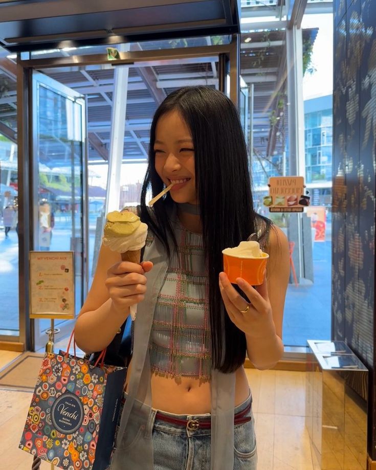 hanni? hanni! ✰ tweet media